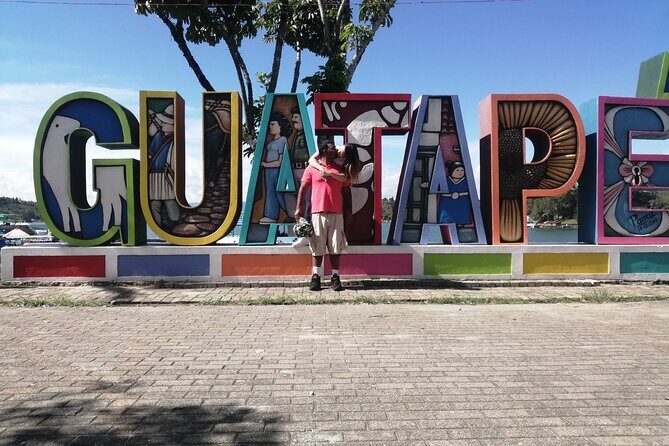 Amazing Private Guatape Tour + Boat Ride + Helicopter & Rock - Replica del Viejo Peñol: shipwreck context without eating your whole day
