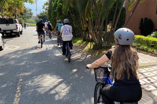 Bike City Tour Medellin With Snack and Organic Coffee - Safety and bike comfort: how the guides keep the group together
