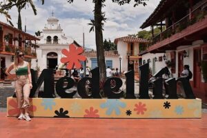 City Tour + Commune 13 Medellin - Barefoot Park and the River Parks: A Mental Reset Between Big Sights