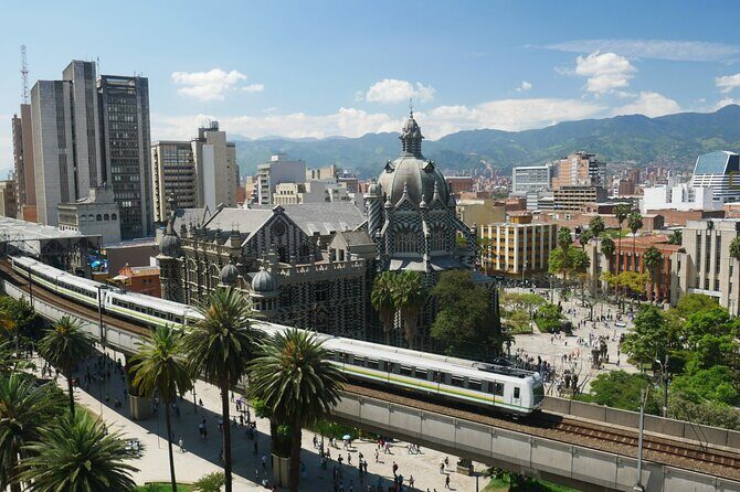 City Tour + Commune 13 Medellin - Metro and MetroCable: Medellín’s Moving Viewpoints