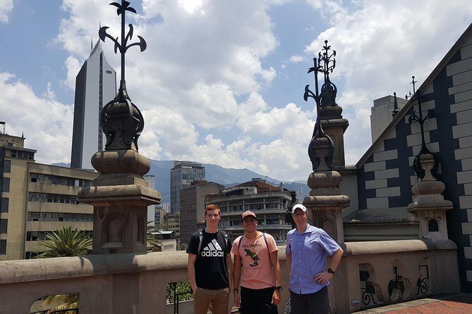 City Tour Medellin - Placita de Florez Fruit Tasting: The Easiest Way to Taste Medellín