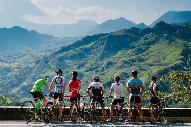 Colombia cycling trip - Guatapé and Piedra del Peñol: Lake Views With a Big Stair Option