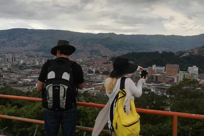 Combo Guatape and Medellin Sightseeing Tours - Practicalities That Matter: Tickets, Food, Stairs, and Comfort