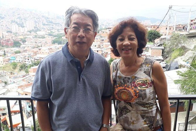 Complete Pack: Pablo Escobar Tour and Comuna 13 - Downtown Landmarks: Government Buildings and a Different Side of Medellín