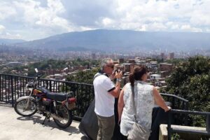 Complete Pack: Pablo Escobar Tour and Comuna 13 - Atanasio Girardot Drive-By: Architecture With Mountain Backdrops