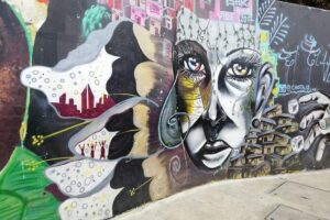 Comuna 13 tour and cable car - Stop 1: Cable Metro Station for the big picture (and included ticket)