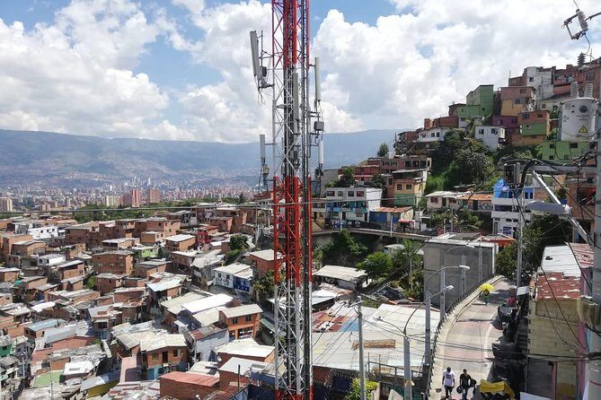 Comuna 13 tour and cable car - How guides shape the experience: names you might hear