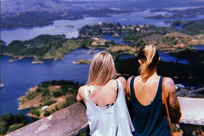 Day Trip To Guatapé with ,Breakfast, Lunch and Boat Ride - Boat ride on the Peñol-Guatapé reservoir: a calmer look at the dam area