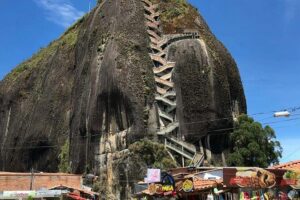 Full-Day Guatape - The Replica Old Peñol stop: why it’s more than a quick photo stop