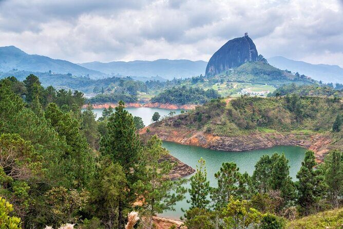 Full Day Private Tour to Guatapé and El Peñol - Key Highlights You’ll Actually Feel During the Day
