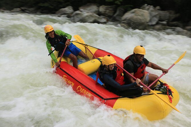 Fun RAFTING + Awesome PARAGLIDING over giant waterfalls from MEDELLIN - Key points to know before you go