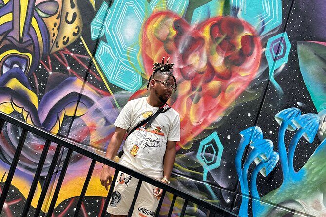 Graffiti Tour | Commune 13 guided by locals - Escaleras Electricas: Why the Views Feel Earned