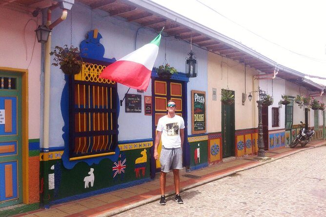 Guatape and Peñol Rock Full-Day Tour - Replica del Viejo Peñol: The Story Behind the Flooded Village
