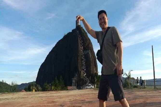 Guatape and Peñol Rock Full-Day Tour - Hotel Pickup, Private Transport, and the Pace of an 8-Hour Day