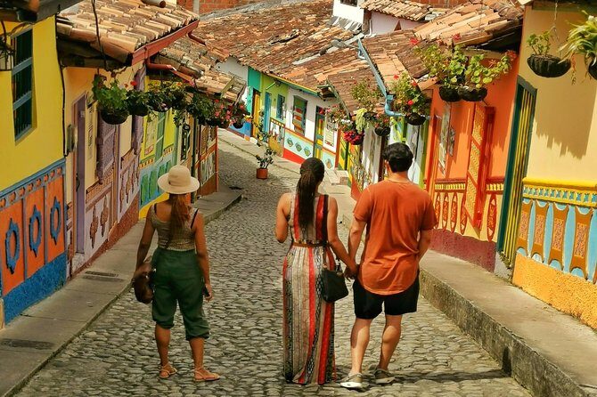 Guatape & Coffee Farm & El Peñol Rock & Quaint Town: Best Combo - Price and value: what $159 buys you in the real world