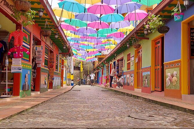 Guatapé Tour: Piedra del Peñol with Boat Tour, Breakfast, Lunch - Who should book this tour (and who should skip)