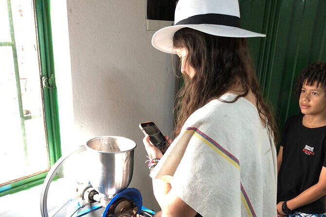 Medellin Coffee Farm Tour with Cable Car Ride - Food, coffee, and tasting: what’s included