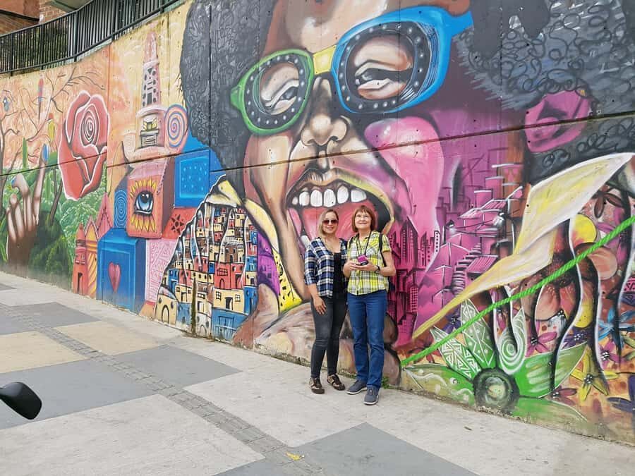 Medellín: Comuna 13, Cable Cars and Botero Statues Tour - Key highlights worth planning for