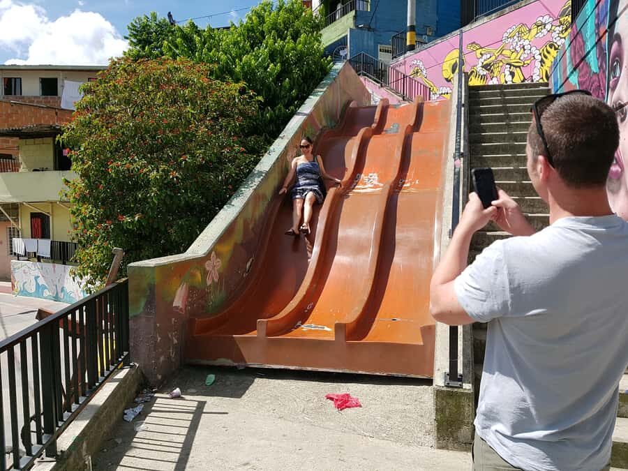 Medellín: Comuna 13, Cable Cars and Botero Statues Tour - Accessibility, language, and what you should bring