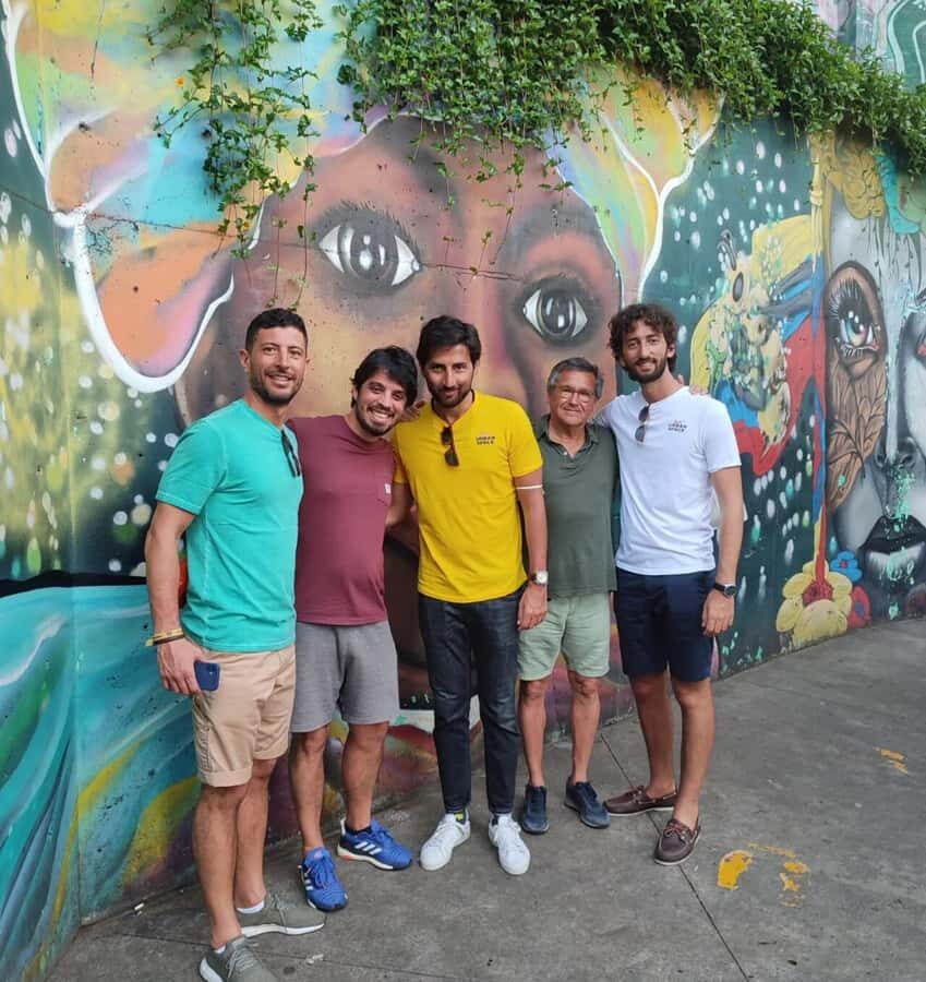 Medellín: Comuna 13 District Tour with Cable Car Ride - Key moments to know before you go