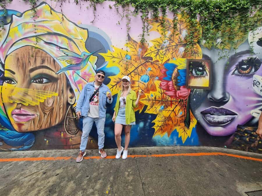 Medellín: Comuna 13 District Tour with Cable Car Ride - The community library stop: the emotional anchor