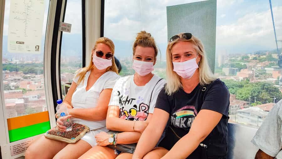 Medellin: Comuna 13 Graffiti Tour, Cable Car & Street Food - Who this tour suits best in real life