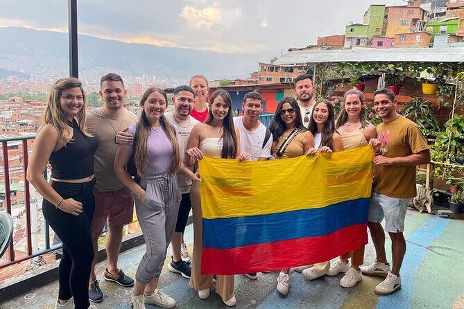 Medellín: Comuna 13 Tour with Spray Painting and ice cream - Why Comuna 13 feels different when you’re not just passing through