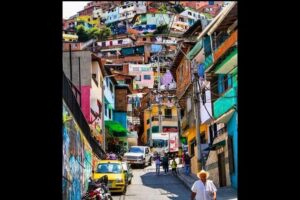 Medellín: Comuna 13 Tour with Spray Painting and ice cream - Price and time: $12 for about 3 hours that gives you more than a quick look