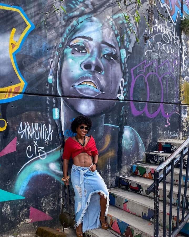 Medellín: Comuna 13 True Story and Street Food Tour - Viewpoints and photo time: better angles, fewer awkward pauses