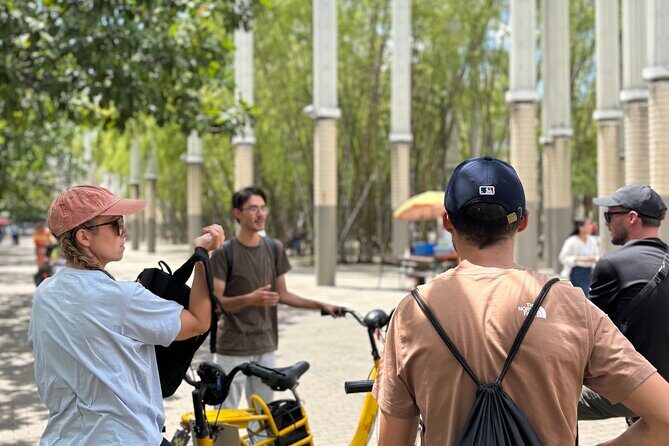Medellín: Electric Bike Tour, Centre, Point of Sale and Comuna 13 - Key highlights at a glance