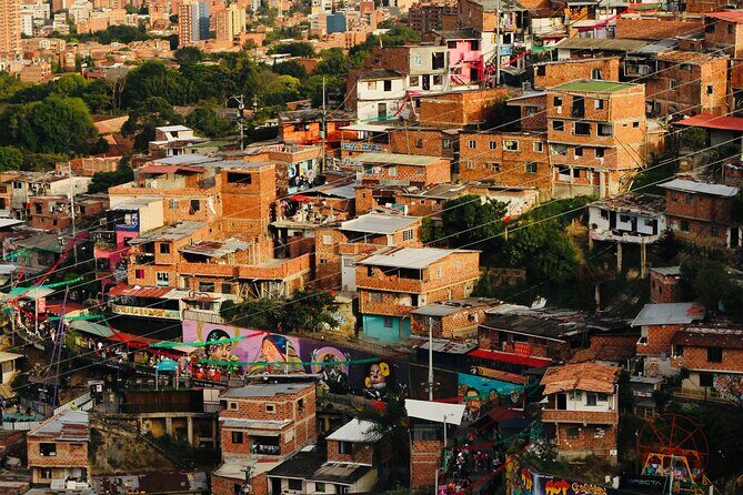 Medellín: Electric Bike Tour, Centre, Point of Sale and Comuna 13 - Plaza Botero and the 15-Question Quiz That Makes Art Make Sense