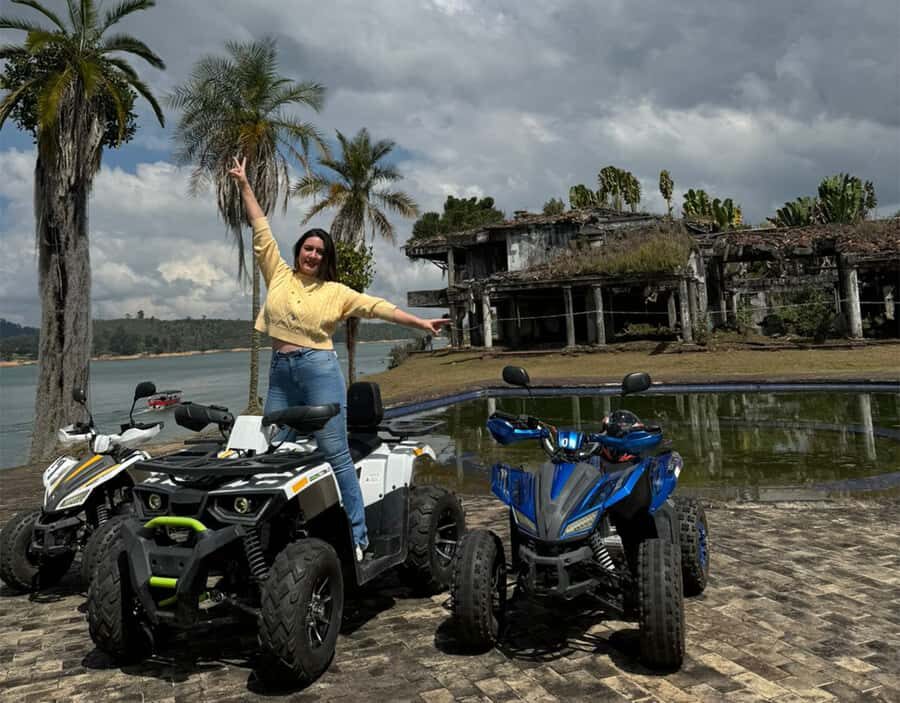 Medellin: Guatapé Day Trip & Boat to Pablo Escobar's Estate - Key things to know before you go