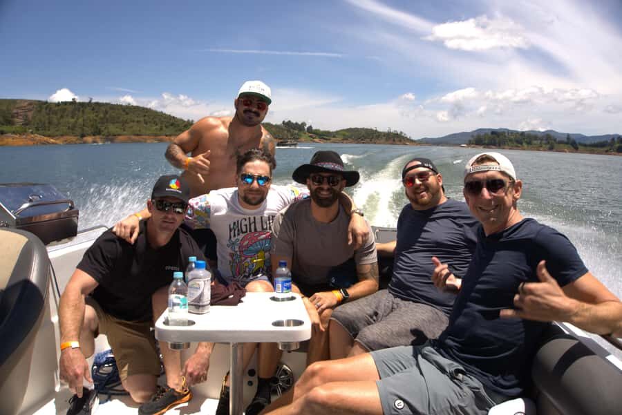 Medellín: Guatapé Private Tour with Helicopter & Boat Ride - Helicopter Flight over Guatapé Lake: 6–7 Minutes That Feel Longer