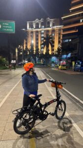 Medellín: History & Local Life Essentials Tour on an E-Bike - Ciudad del Río and the Brutalist Mood: Modern Medellín’s First Message