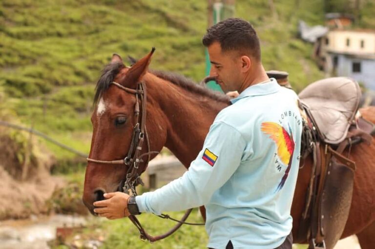 Medellin: Horseback Riding in the Medellin Mountains - Timing and the Real Rhythm of a 5-Hour Day