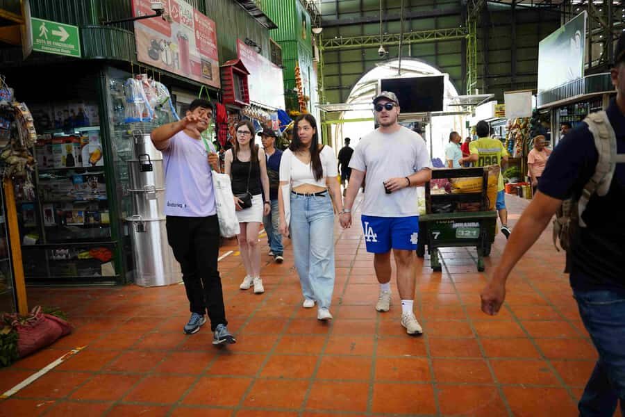 Medellín Multi-sensory Tour in the market, +15 Exotic Fruits - Price and value for a 2.5-hour tasting with local access