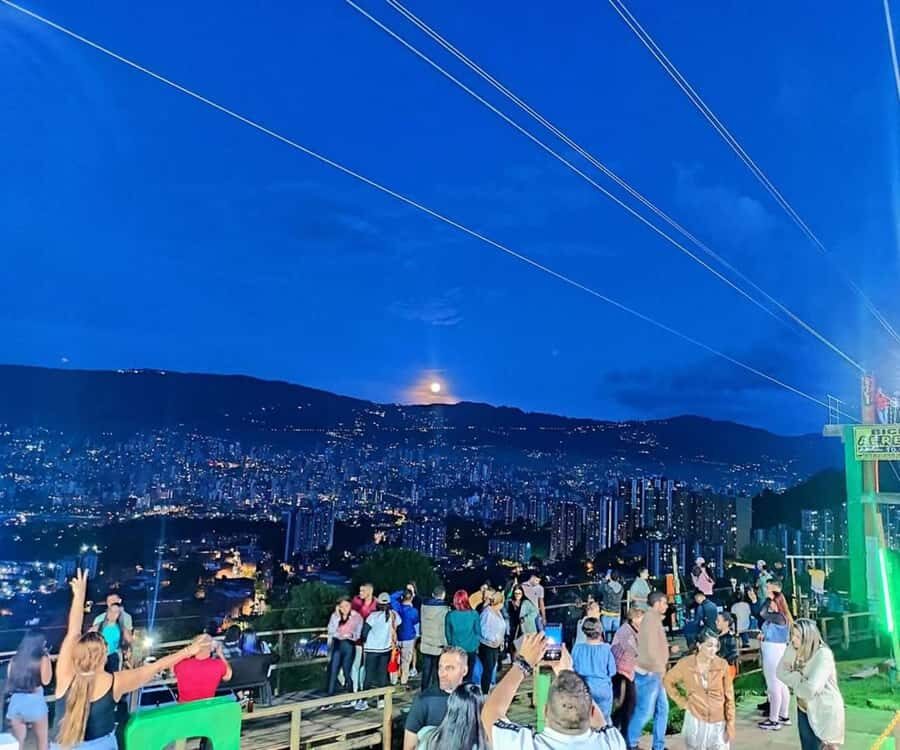 Medellín: One Night in El Cielo Viewpoint with activities - The viewpoint time: photos, views, and one included activity