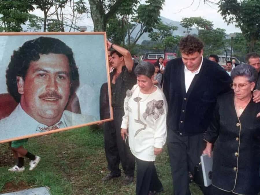 Medellín: Pablo Escobar Tour with beer included - Value and who this tour is for (and who should skip it)