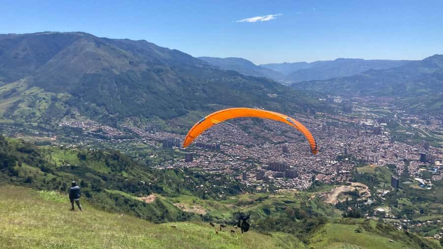 Medellín Paragliding - Go Pro Included - Quick practical tips before you go