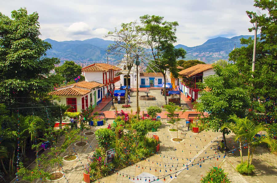 Medellín: Private City Tour with Metrocable and Comuna 13 - Parques del Río Walk: The Calm Finish You’ll Appreciate