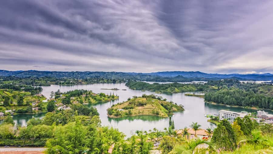 Medellín: Private Guatapé Tour w/ Breakfast, Lunch & Cruise - From Medellín to Guatapé: How the Day Flows