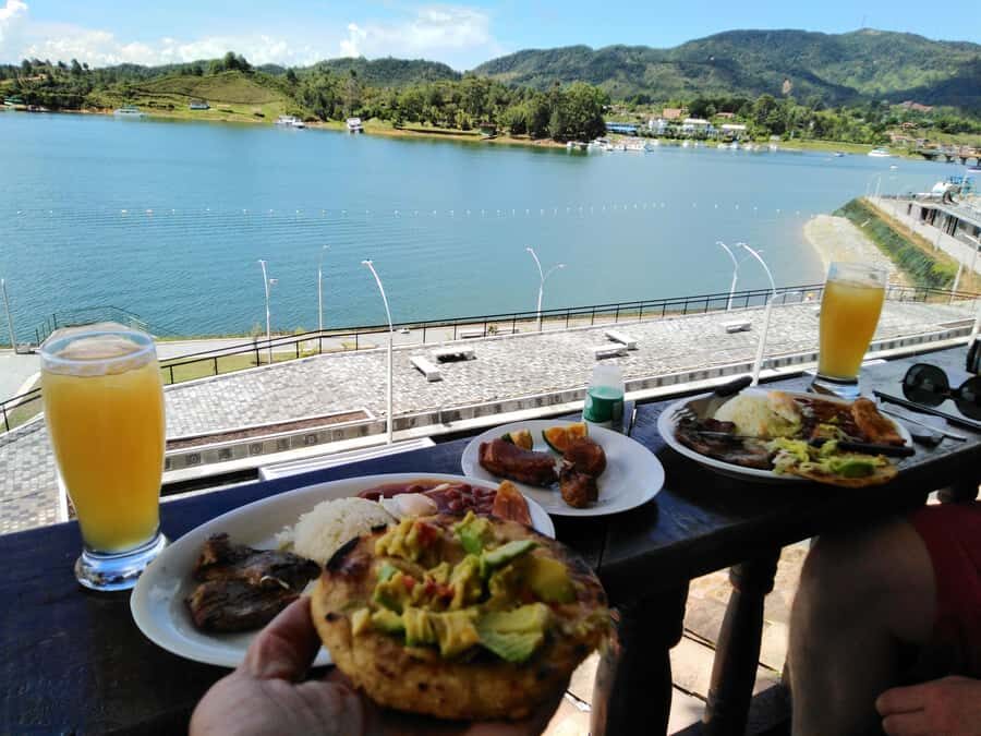 Medellín: Private Guatapé with Peñol Tickets and Boat Ride - Lunch by the reservoir: included and actually filling