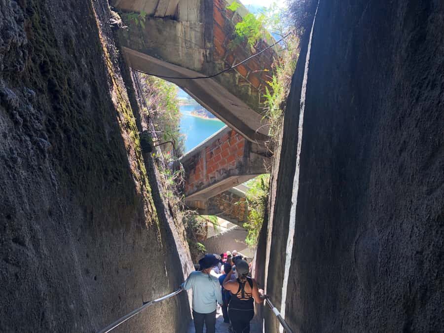 Medellín: Private Guatapé with Peñol Tickets and Boat Ride - The drive back to Medellín: keep your camera handy