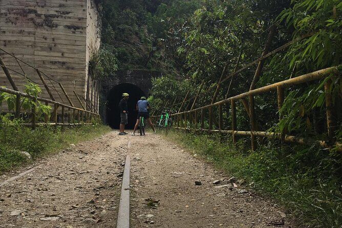 Mountain Bike Tour with Coffee and Lunch in Antioquia's Beautiful Landscapes - The 8:00 hotel pickup and the ride to Camilo C. Restrepo