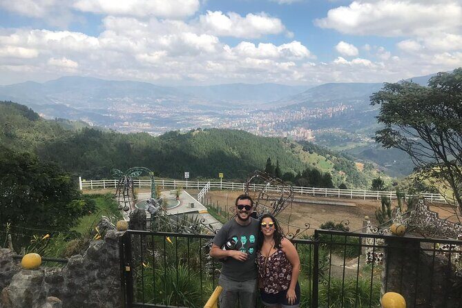 Pablo Escobar Historic Tour and Cable car - A 4-hour route that balances tragedy with real Medellín