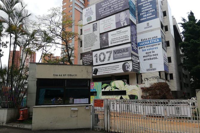 Pablo Escobar Tour And Comuna 13 - Why This Pablo Escobar + Comuna 13 Tour Works in 4 Hours
