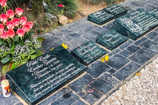 Pablo Escobar Tour between History and Museum in Medellin - The guide factor: Alejandro’s role in making it coherent