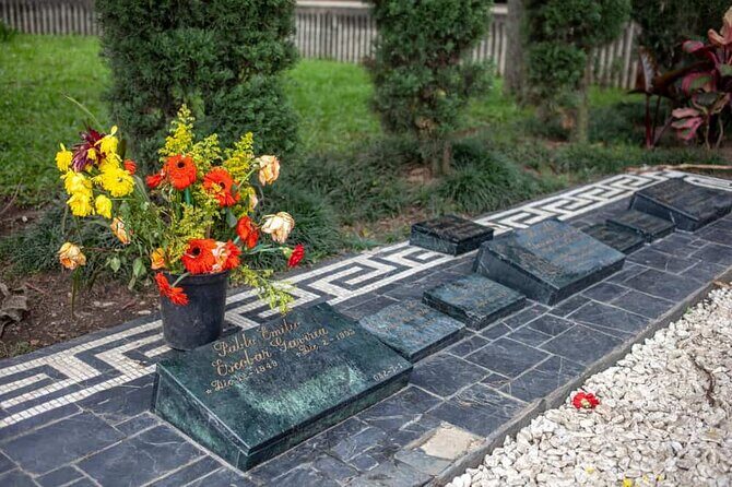 Pablo Escobar Tour in Medellin Private - Parque Memorial Inflexion: honoring victims before you see anything else