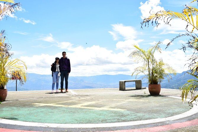 Pablo Escobar Tour : Museum, History and Beer - Getting Started in El Poblado and Moving with Private Transport