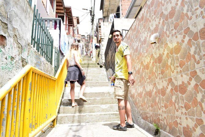Pablo Escobar Tour : Museum, History and Beer - Guide Quality Can Make the Difference (Kevin, Alejandro, Juan, Franklin)